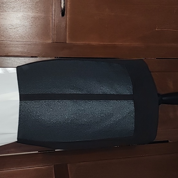TAHARI Blakley Black and Grey Pencil Skirt Size 6 - Picture 1 of 7